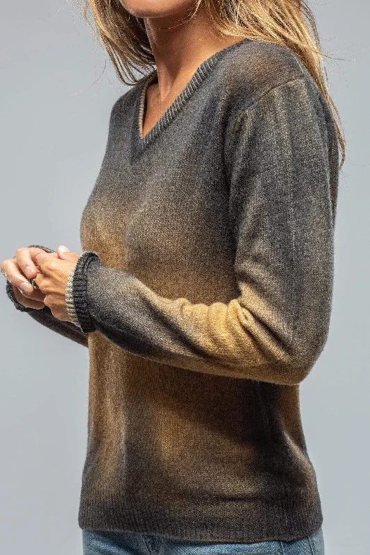 Andy Over-Dyed Cashmere V-Neck In Ocra