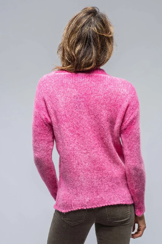 Nina Round Neck Sweater in Pink