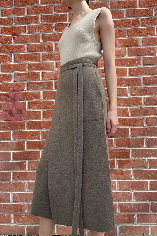 Double Knit Apron Skirt in Mushroom