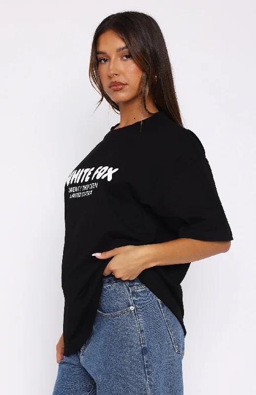 Looking For More Oversized Tee Black